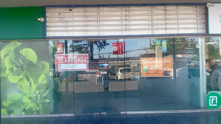 Local 51 m2 1er piso Centro Comercial Los Toros. Renta 51 uf +IVA